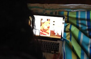 Langbeiniges Mädchen bezahlte den Angestellten mit gratis sexfilme mit reifen frauen seinem Körper